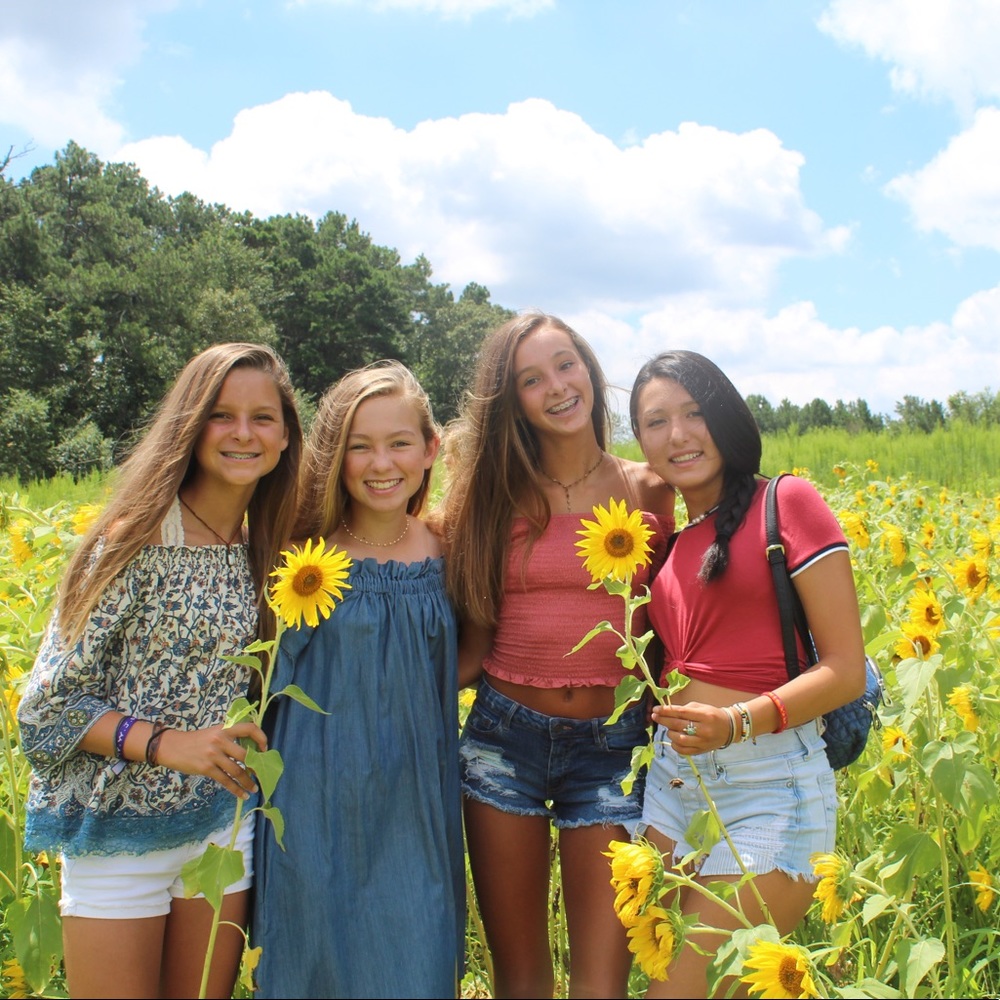 Meet your Posher, Ava